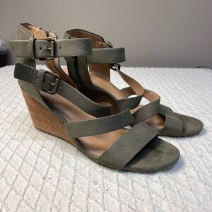 Crown Vintage greyis/ green (dark sage)Wedge Sandals